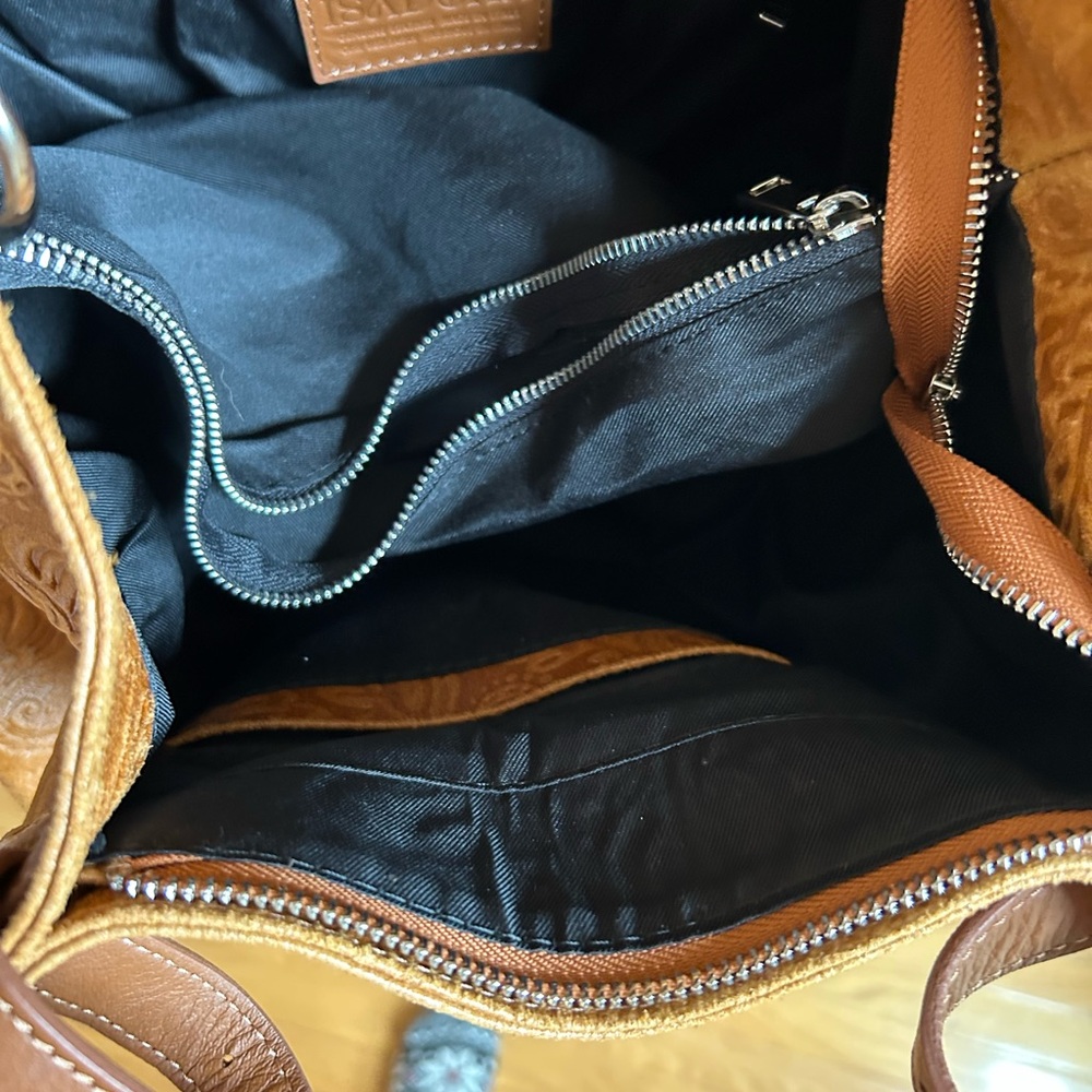 Caramel Brown Embossed Leather Shoulder Bag - Picture 6 of 16